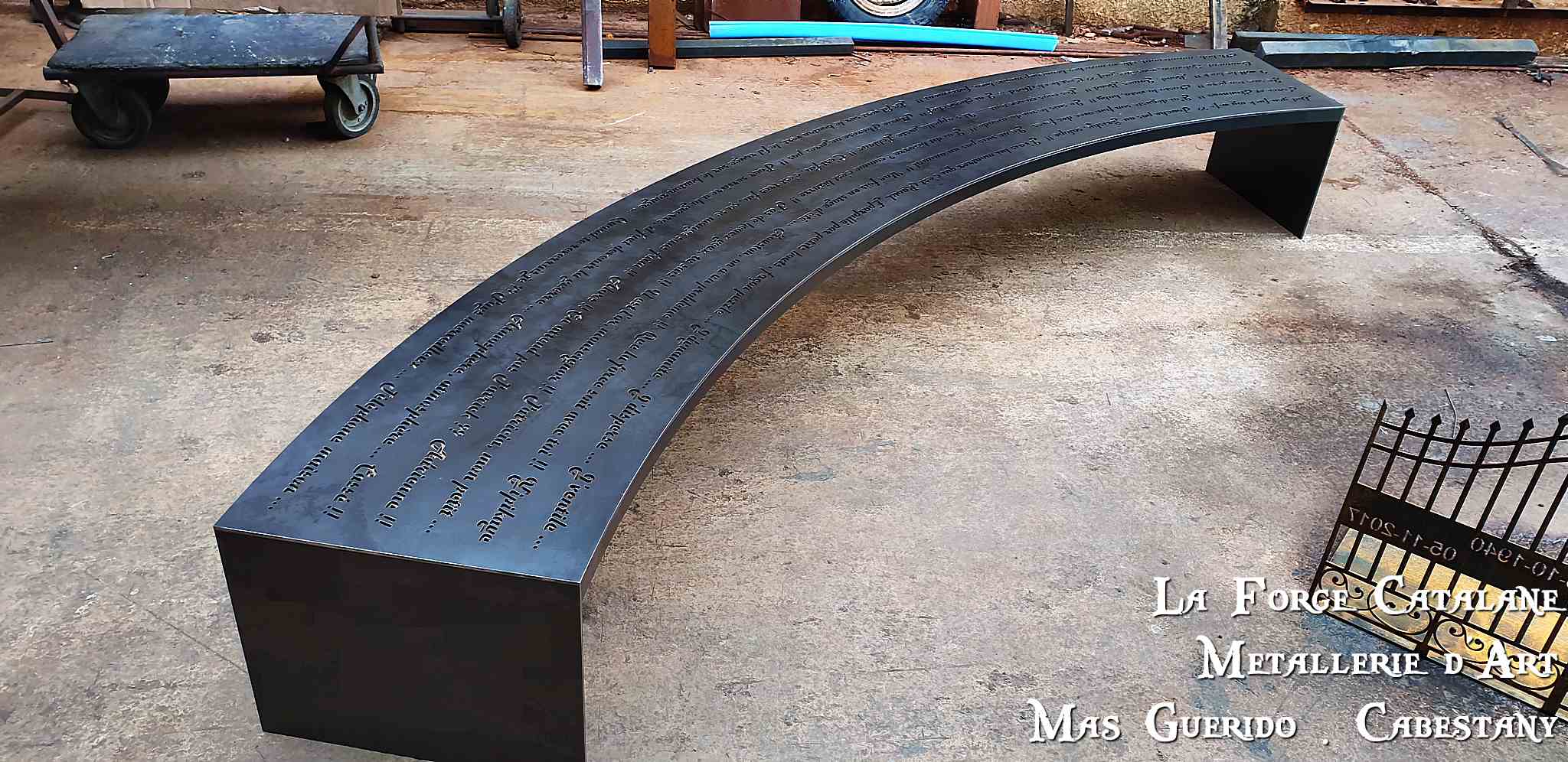 table basse cintree cinema decoupe laser forge catalane 2.jpg